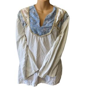 Kennington Ltd Vintage 70s Woman’s Long Sleeve Embroidered Floral Tunic Blouse